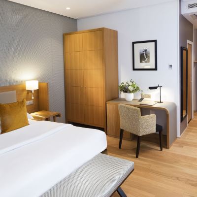 Deluxe Room Hotel le Six Promo Code