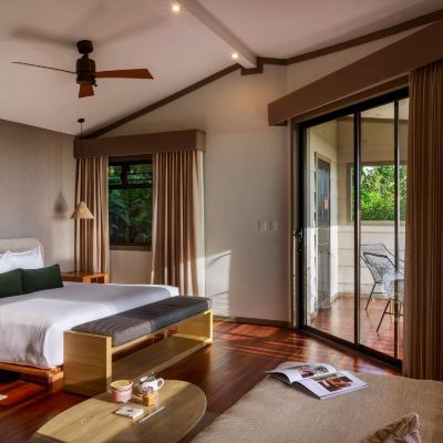 Premium King Suite With Sofa Bed-Non-Smoking Senda Monteverde Promo Code