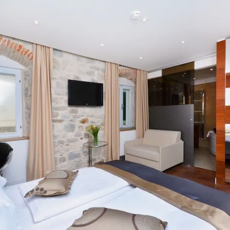 Jupiter Luxury Hotel