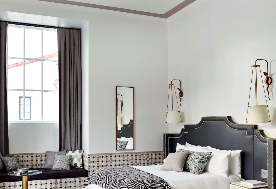 Hotel CalifornianTagerinn King Room