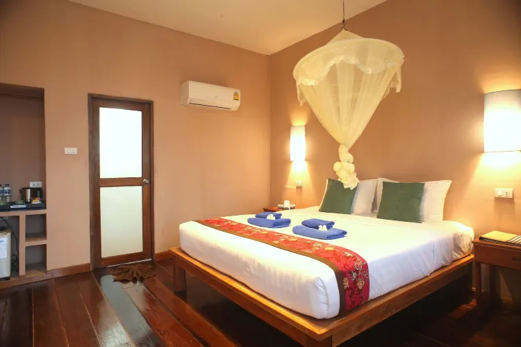Bungalow, Sea View-Second Row