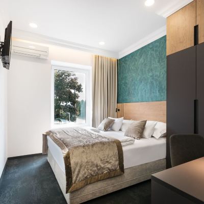 Double Room, 1 Queen Bed, Non Smoking Cirman Rooms Promo Code