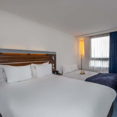 Standard Family Room With A Double Bed And A Sofa For Two People 智選假日馬賽聖查爾斯酒店優惠