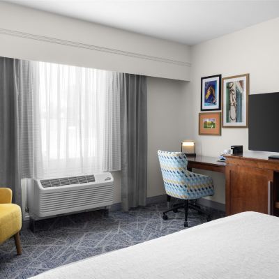 King Room With Refrigerator-Non-Smoking Hampton Inn Lexington Medical Center, KY Promo Code