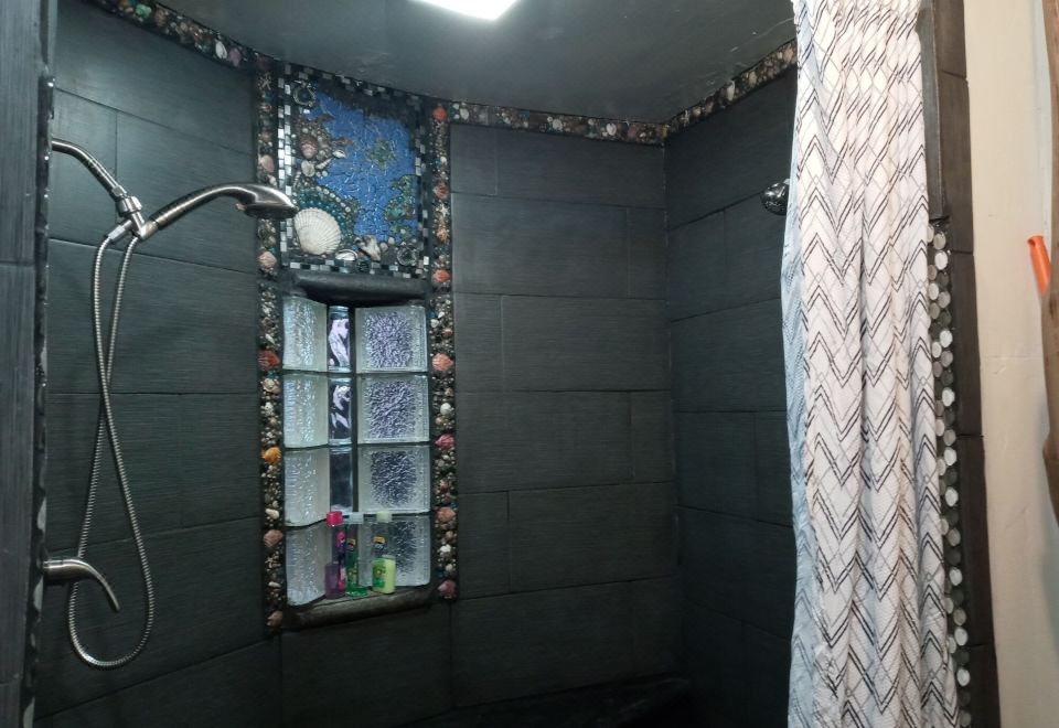 Aloha Crater Lodge Honeymoon Suite, 1 King Bed, Refrigerator & Microwave