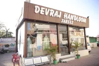 Hotel Devraj Palace