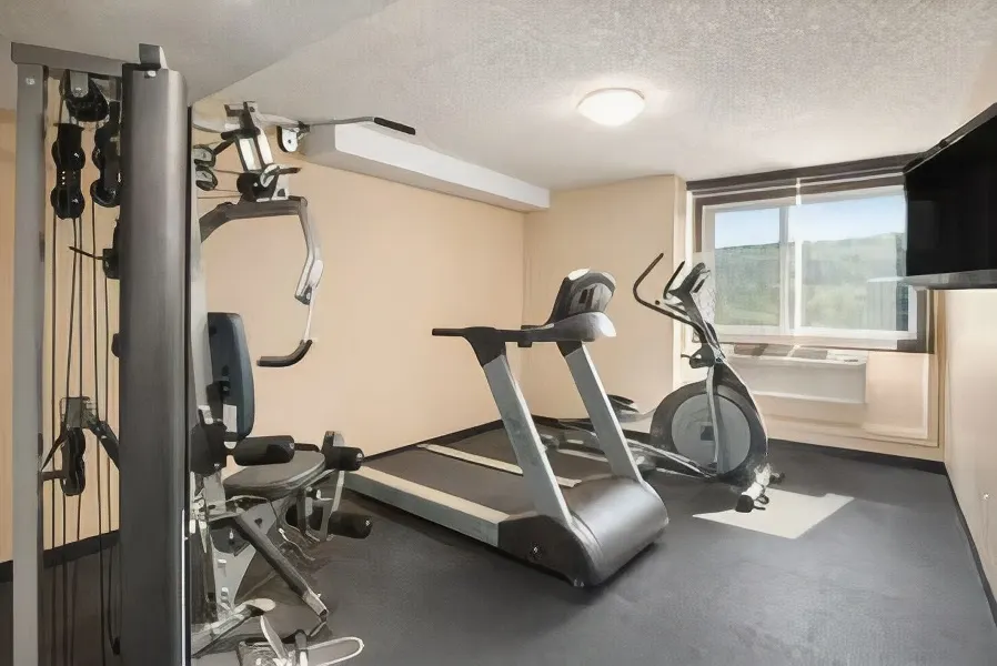 Days Inn By Wyndham Calgary Northwest - Calgary