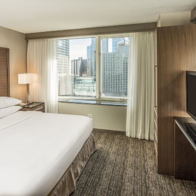 Premium Corner King Suite Embassy Suites Chicago Downtown Magnificent Mile Promo Code