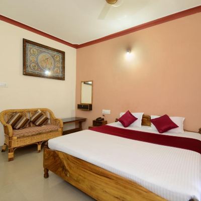Deluxe Room With Air Conditioner Surya Inn Promo Code