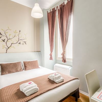 Deluxe Double Room (104)