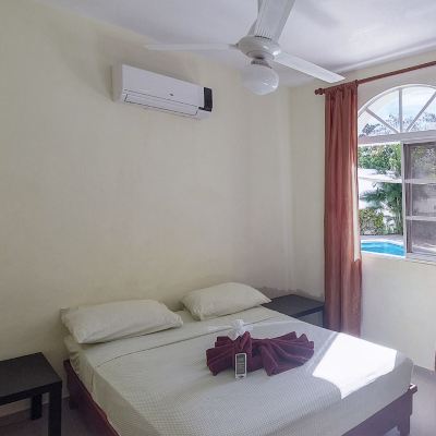 One-Bedroom Apartment with Air Conditioning