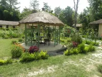 Racyshade Resort- Bardia National Park のホテル