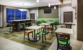 La Quinta Inn & Suites by Wyndham St. Paul-Woodbury