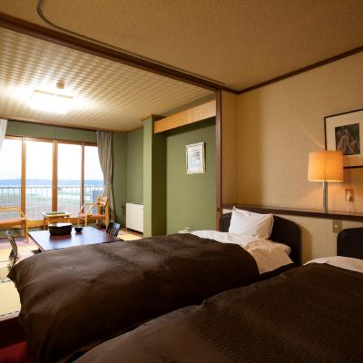 [Lake View]Japanese Western Style Room, Superior Twin (New Room)