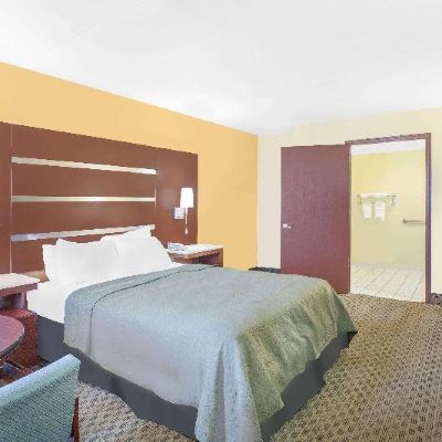 1 Queen Bed, Mobility Accessible Room, Smoking Days Inn by Wyndham Fayetteville Promo Code