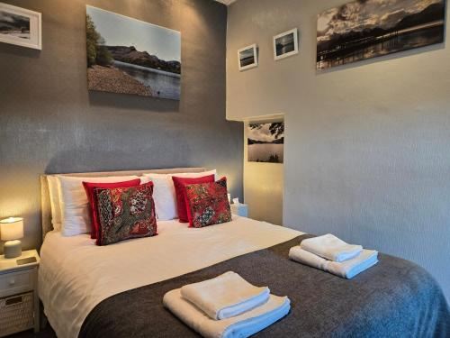 带山景的双人间