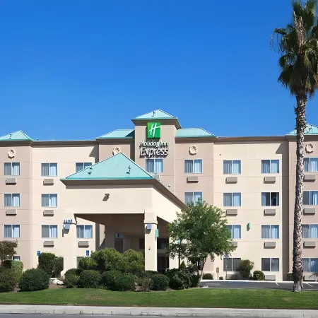 Holiday Inn Express BAKERSFIELD by IHG