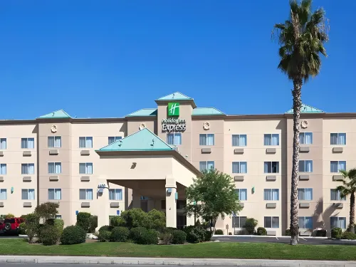 Holiday Inn Express BAKERSFIELD by IHG