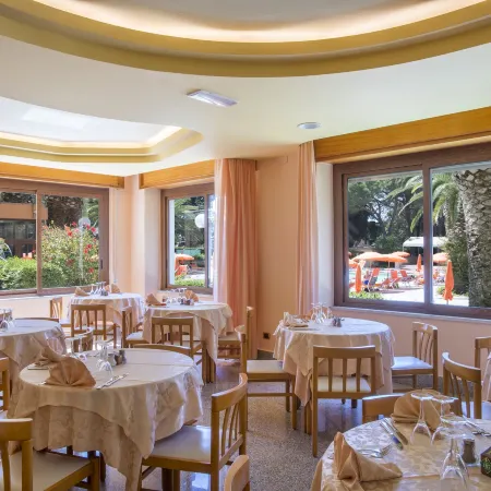 Hotel Oasis