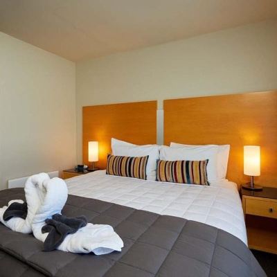 Deluxe Two-Bedroom Apartment Waves Luxury Apartments Promo Code