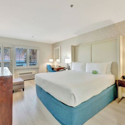 Deluxe King Room with Balcony and Ocean View Ocean View Hotel Promo Code