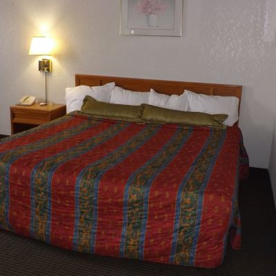 Standard King Room - Non-Smoking KCI Lodge Promo Code