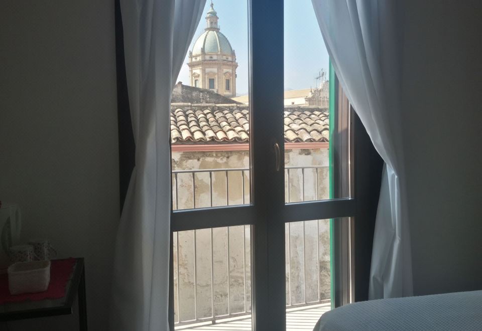 经典双人房，1张大床，禁烟，城市景观