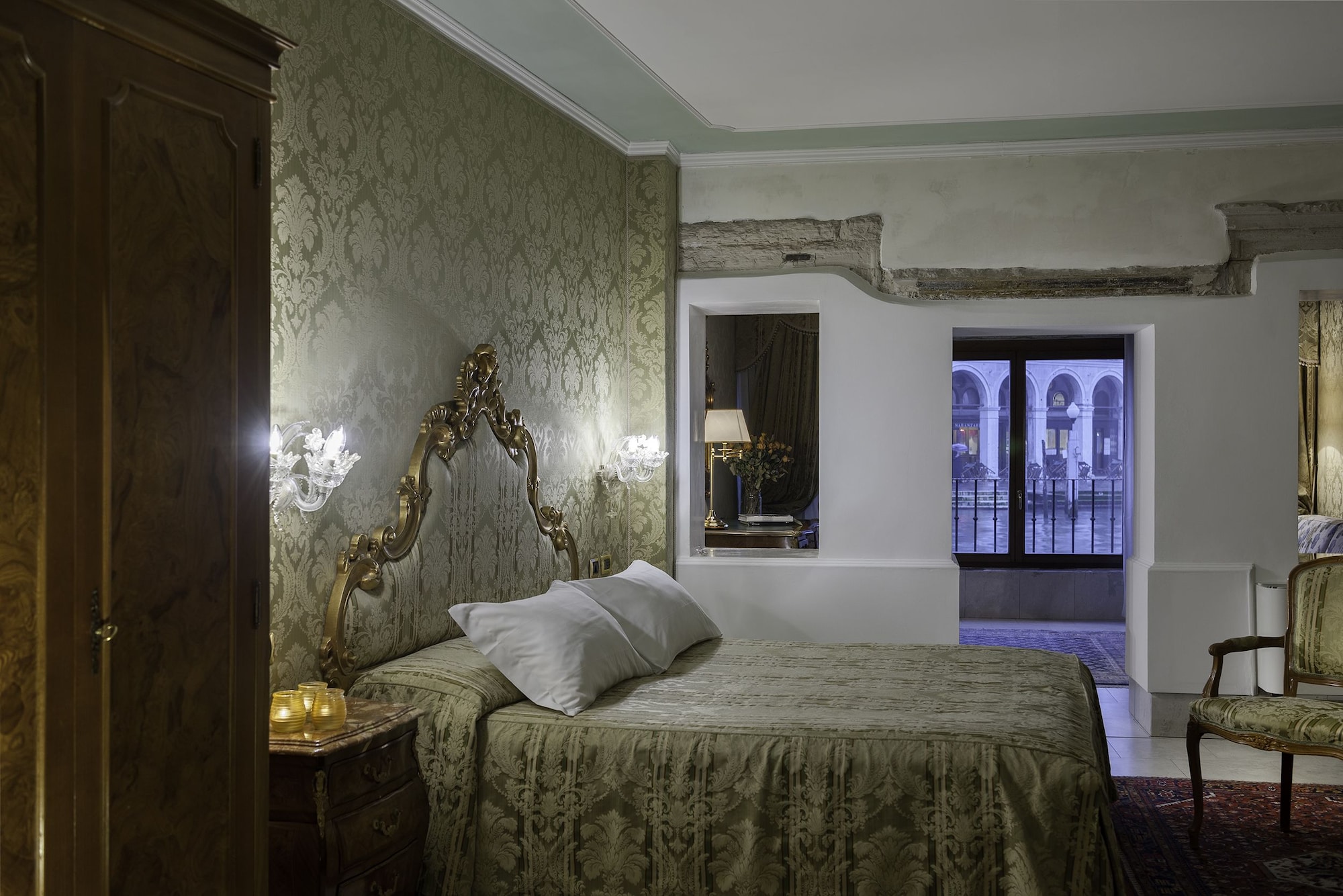 初级套房，运河景（格兰运河景）