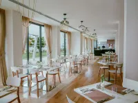 Lebay Beach Hotel Hotele w: Oroklini