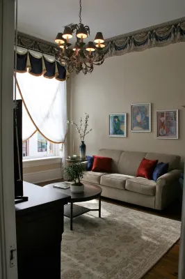 Apt. G above G Gallery & Glass Studio in a beautiful 1890 historic building