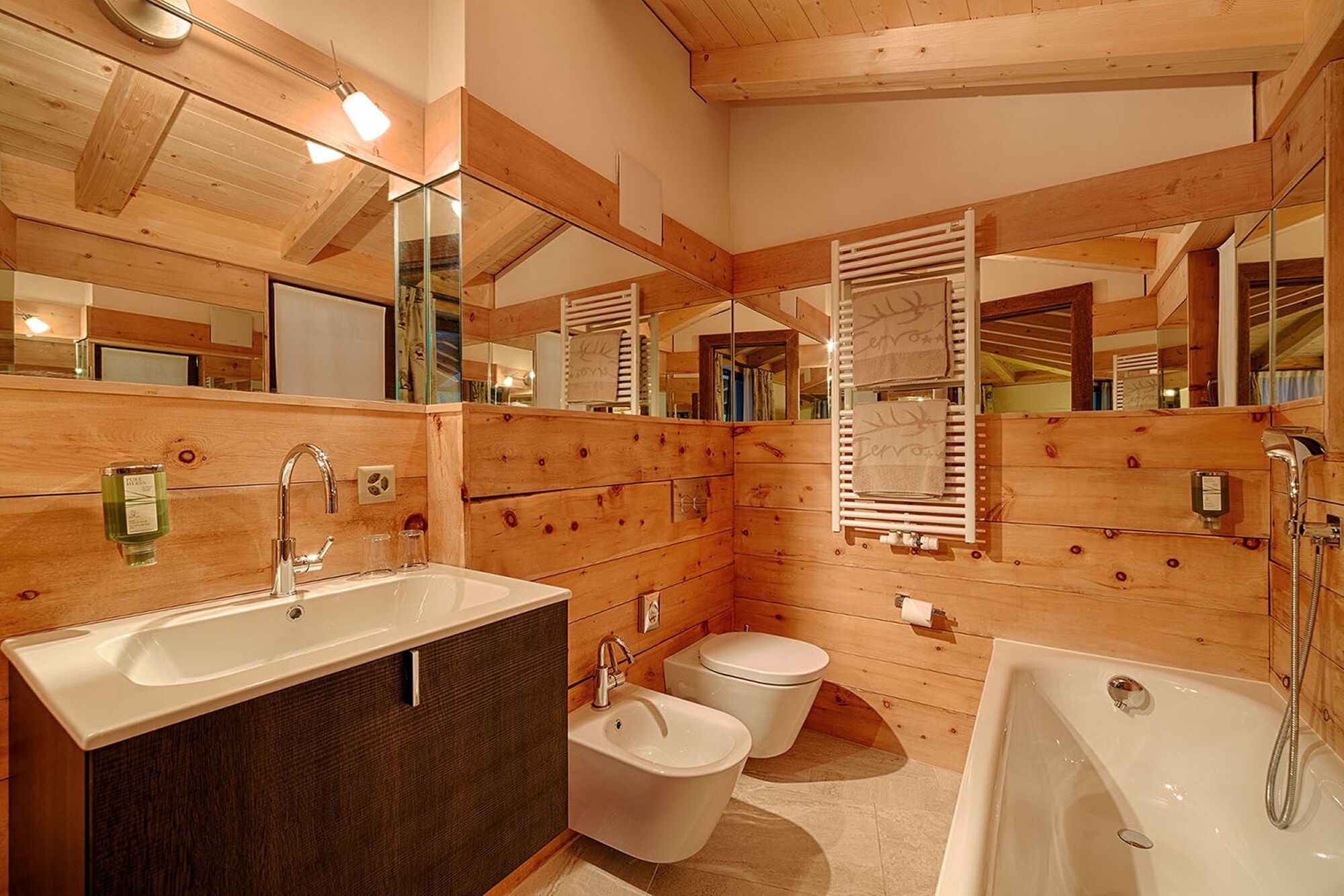 Hotel Cervo高尔夫景观豪华双人间 - 带阳台