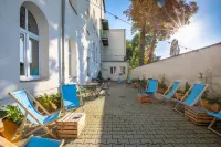 Atlantis Hostel Hotel di 