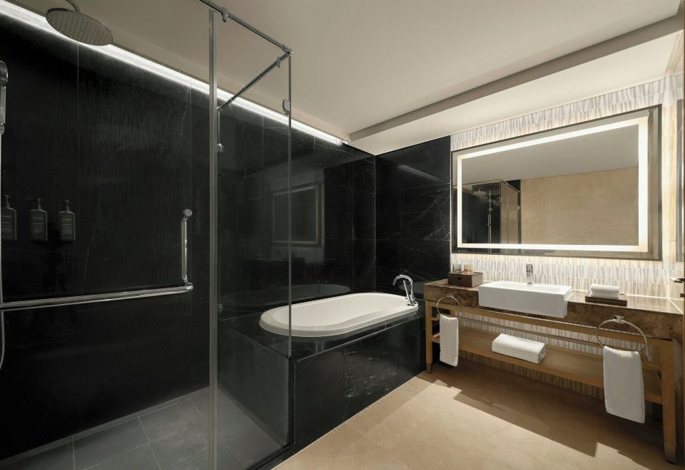 Sheraton Saigon Grand Opera HotelClub Lounge Access, Suite, 1 King, Grand Opera Tower