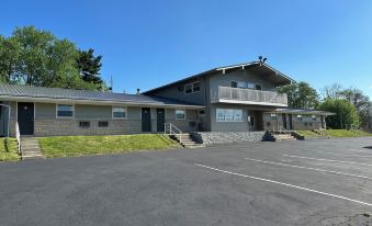 Budget Inn - Cambridge - Housity