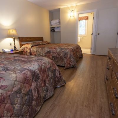 Standard Cottage, 2 Bedrooms (4 Queen Beds)