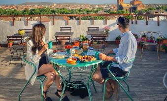 Apartamentos Oncemolinos Con Desayuno - Housity