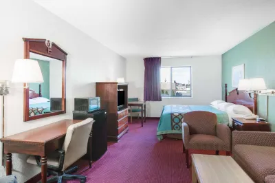 Super 8 by Wyndham Kennett Hotels in 