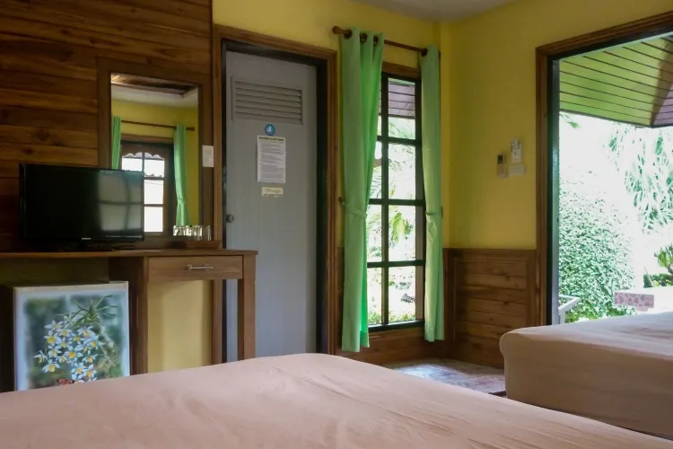 Standard King Room With 2 King Beds With Garden View