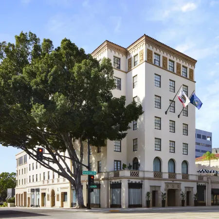 Pasadena Hotel & Pool Отели в г. Пасадина