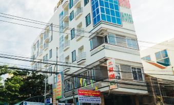 Ngoc Huong Hotel And Apartment