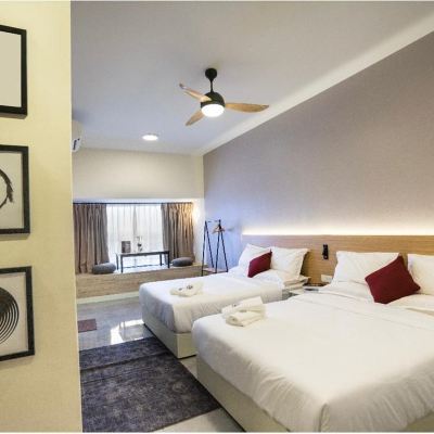 Double Queen Bed Suite Kupon Imperio Residence by LetsStay