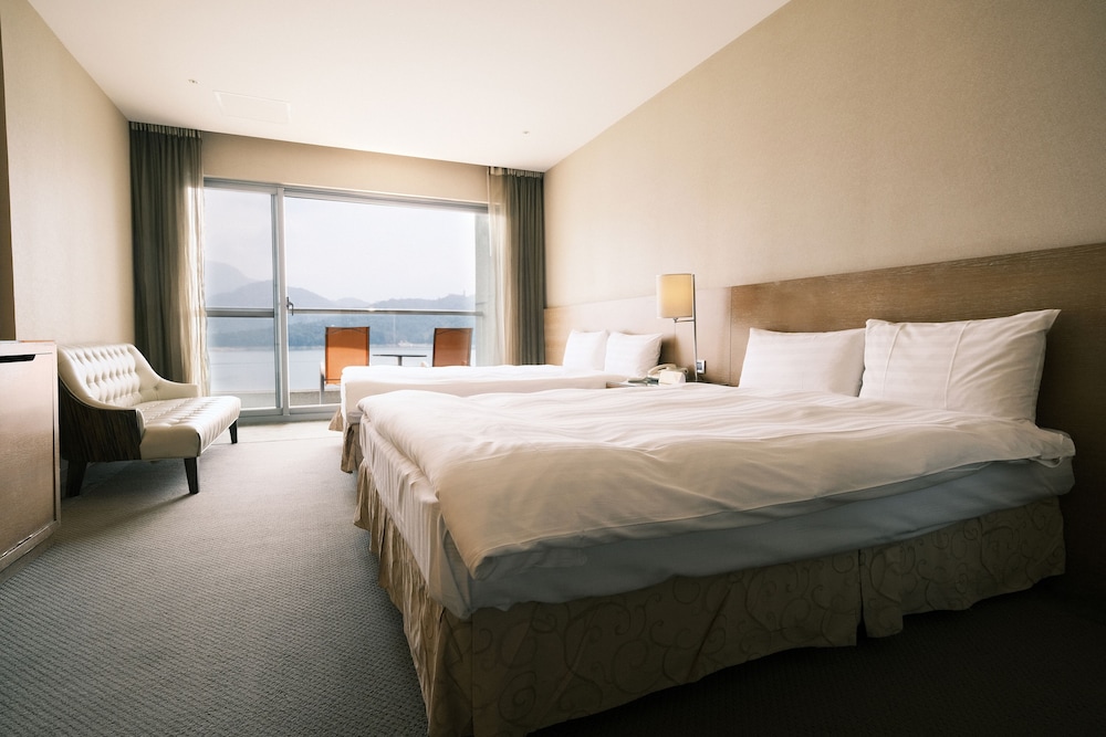 Hotel Del Lago湖景四人房