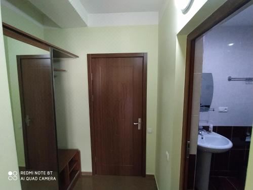 带阳台的三人房