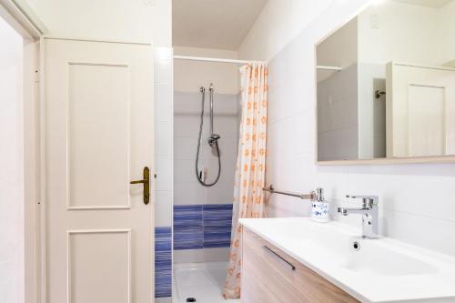 高级一卧室带阳台公寓