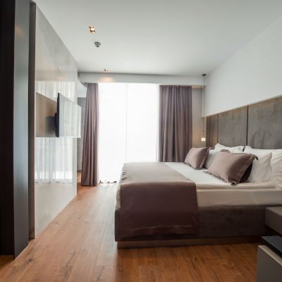 Family Triple Room Hotel Seraphine Plaza Promo Code