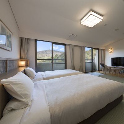 Japanese-Style Deluxe Room with Mountain View