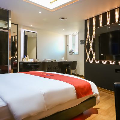 드라이브인 VIP (랜덤 룸) Donghae Luxury Java Self Check-in Motel 쿠폰