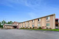 Americas Best Value Inn Foxboro Hotel di 