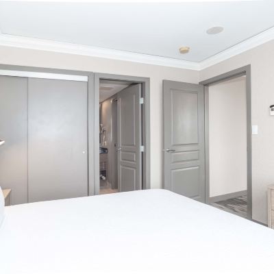 Standard Suite, 1 King Bed, Kitchen (Washer Dryer) Sandman Signature Toronto Airport Hotel Promo Code