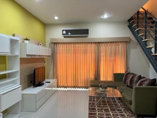 The Urbana Condo Pakkret One-Bedroom Apartment